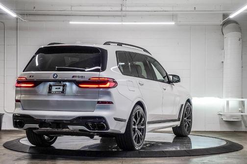 2026 BMW X7 M60i