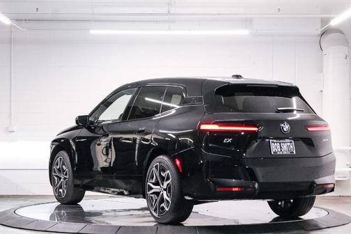 2026 BMW iX xDrive45