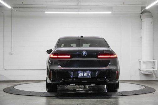 2026 BMW 740 i