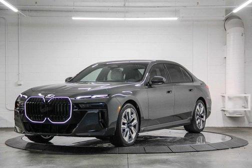 2026 BMW 740 i