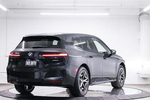 2026 BMW iX xDrive60