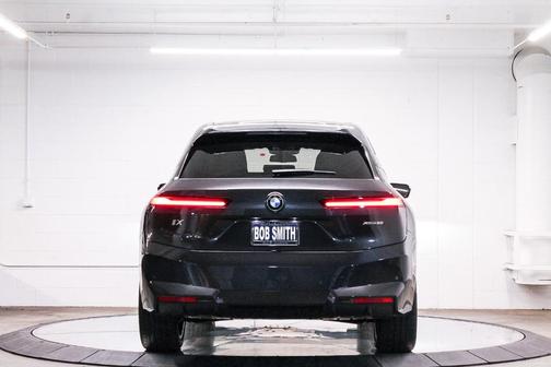 2026 BMW iX xDrive60
