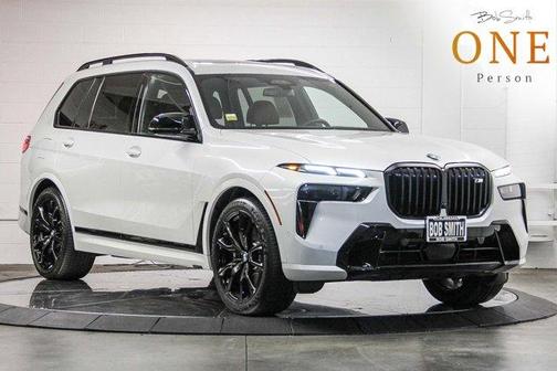 2025 BMW X7 M60i
