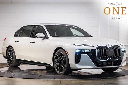 2025 BMW 750e xDrive