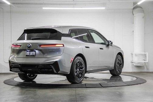 2026 BMW iX xDrive60