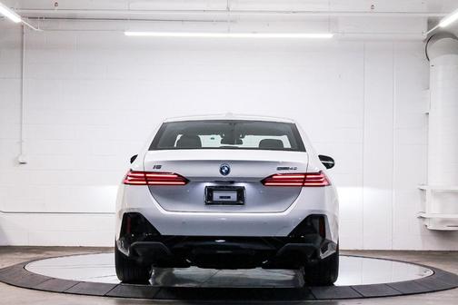 2025 BMW i5 eDrive40