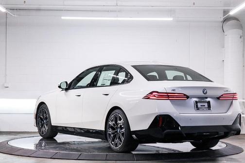 2025 BMW i5 eDrive40