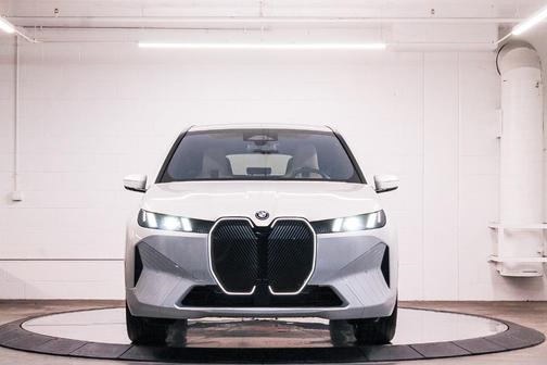 2026 BMW iX xDrive45