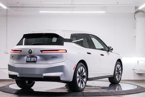 2026 BMW iX xDrive45