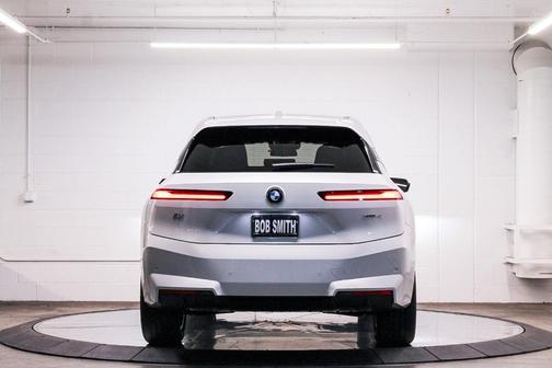 2026 BMW iX xDrive45
