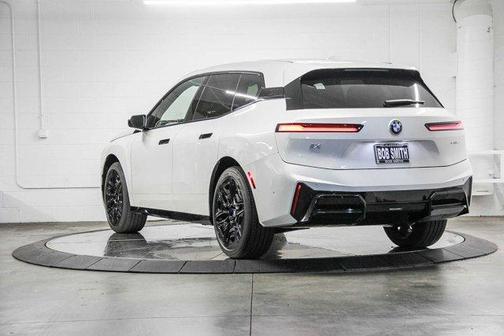 2026 BMW iX xDrive45