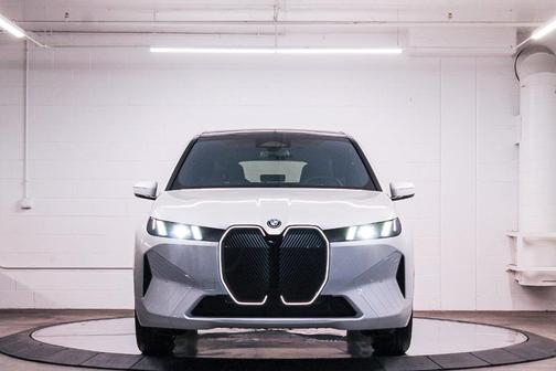 2026 BMW iX xDrive60