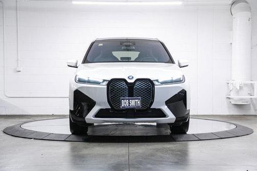 2025 BMW iX xDrive50