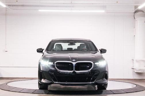 2025 BMW i5 M60