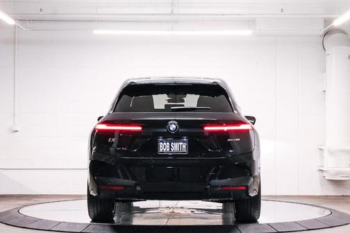2026 BMW iX xDrive60