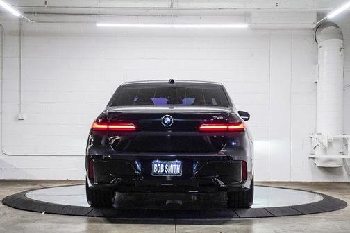2023 BMW 740 i