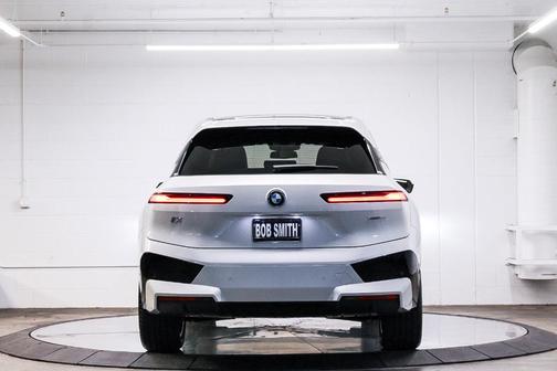 2025 BMW iX xDrive50