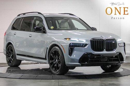 2025 BMW X7 M60i