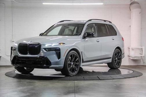 2025 BMW X7 M60i