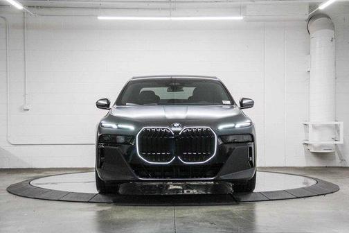 2026 BMW 740 i