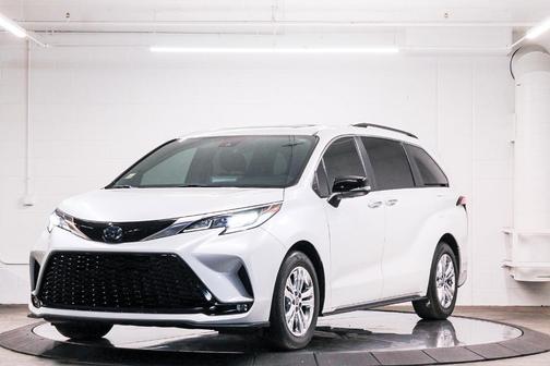 2023 Toyota Sienna XSE 25th Anniversary