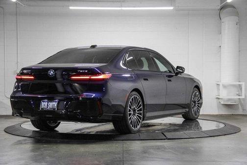 2026 BMW 750e xDrive