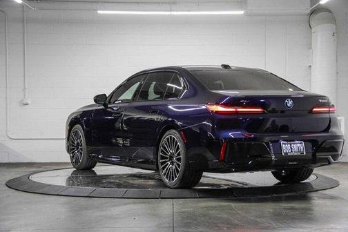 2026 BMW 750e xDrive