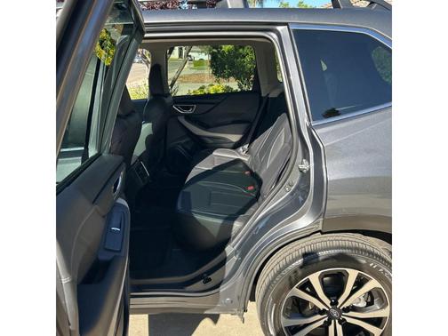 Magnetite Gray Metallic 2022 Subaru Forester Limited