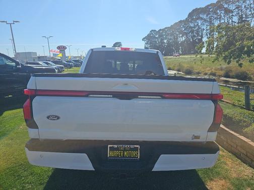 2025 Ford F-150 Lightning LARIAT