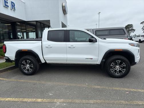 2023 GMC Canyon Base