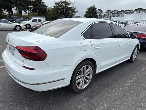 2018 Volkswagen Passat 2.0T SE