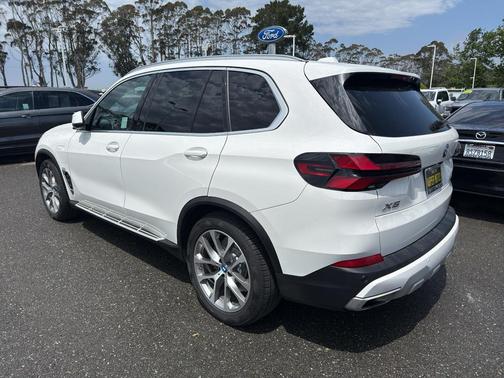 White 2025 BMW X5 PHEV xDrive50e