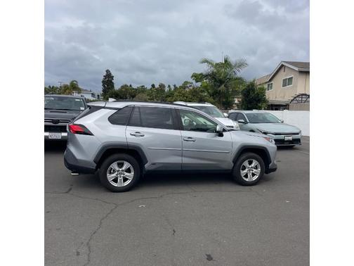 2020 Toyota RAV4 Hybrid XLE
