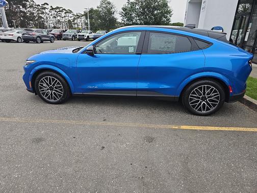 2025 Ford Mustang Mach-E Premium