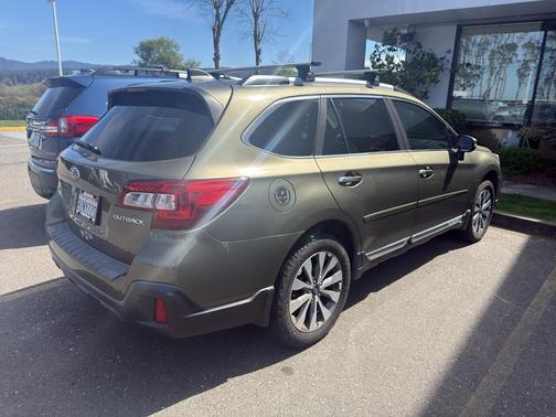 2019 Subaru Outback 2.5i Touring