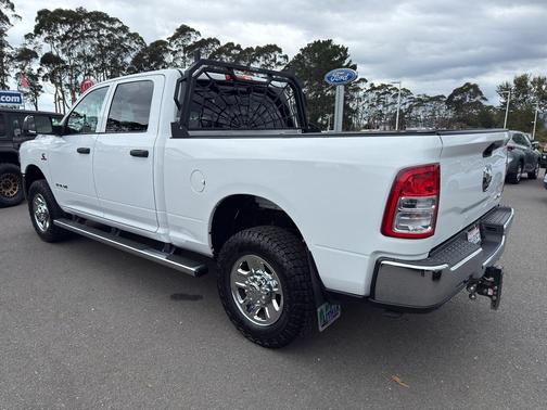 2021 RAM 3500 Tradesman Crew Cab 4x4 6'4' Box