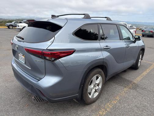 2023 Toyota Highlander Hybrid LE