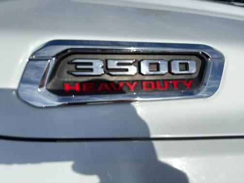 2022 RAM 3500 Big Horn Crew Cab 4x4 8' Box