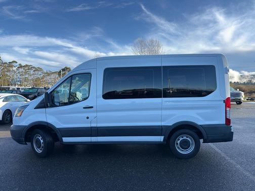 2017 Ford Transit-150 XL