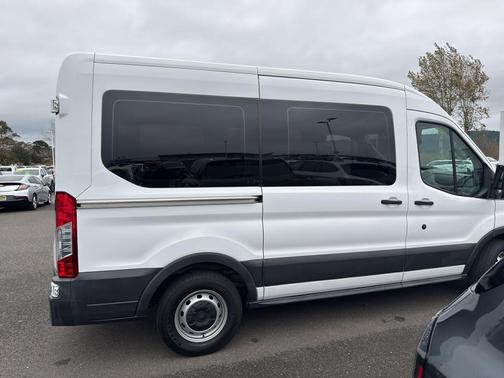 2017 Ford Transit-150 XL