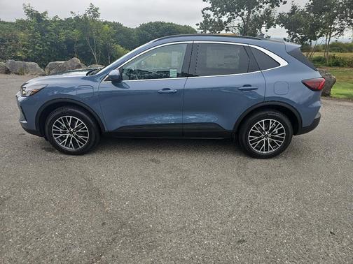 2025 Ford Escape PHEV Base