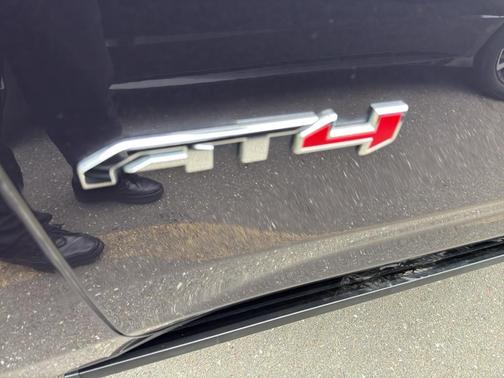 2023 GMC Yukon 4WD AT4