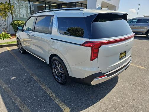 2026 Kia Carnival SX