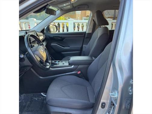 2021 Toyota Highlander Hybrid LE