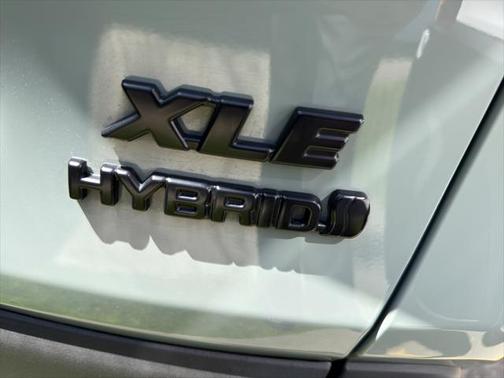2021 Toyota RAV4 Hybrid XLE Premium