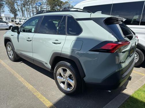 2021 Toyota RAV4 Hybrid XLE Premium