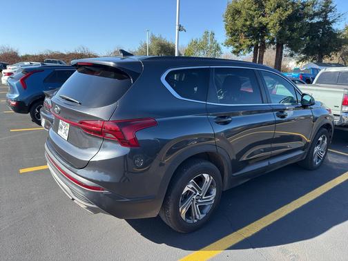 2022 Hyundai SANTA FE SE