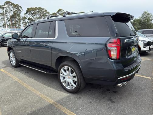 2021 Chevrolet Suburban 4WD High Country