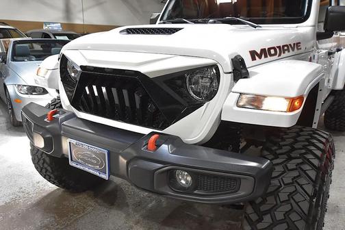 Bright White Clearcoat 2021 Jeep Gladiator Mojave 4x4