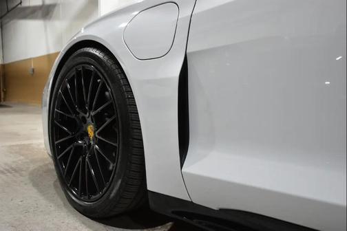 Ibis White 2022 Audi e-tron GT Prestige
